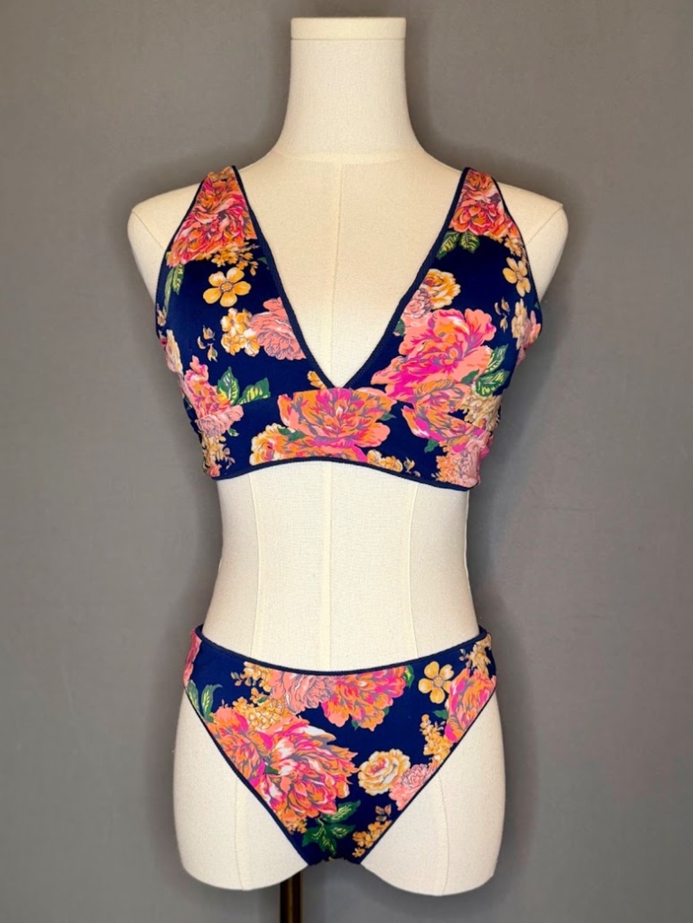 Maaji Reversible Blue Floral Bikini Set Textured Swimwear Reversible Two Piece M - Picture 3 of 5